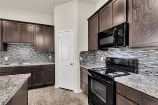 15841 Beechnut Dr, Montgomery, TX 77356 - Photo 13