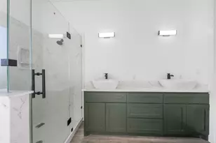 1306 Duff Ln, Houston, TX 77022 - Photo 21