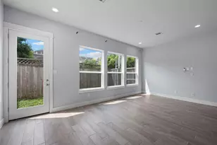 1606 Westside Gardens Ln Ln, Houston, TX 77055 - Photo 11