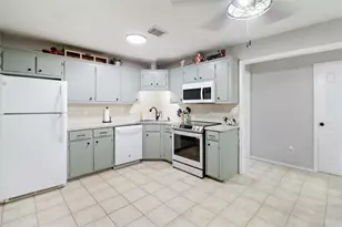 2923 County Rd 209, Danbury, TX 77534 - Photo 5