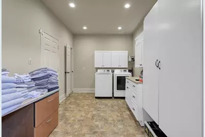 158 S Vershire Circle, The Woodlands, TX 77354 - Photo 19
