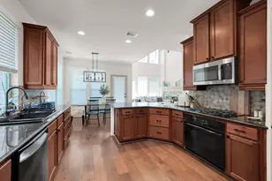 158 S Vershire Cir, The Woodlands, TX 77354 - Photo 11