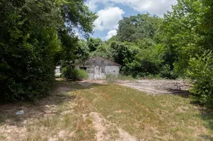 22375 Hwy 105, Cleveland, TX 77328 - Photo 25