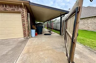 200 Washington Ave, Clute, TX 77531 - Photo 15