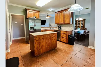 200 Washington Avenue, Clute, TX 77531 - Photo 5