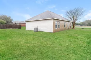 13541 Lake Breeze Ln, Willis, TX 77318 - Photo 15