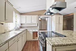 17317 E Greenleaf Ln, Conroe, TX 77306 - Photo 5