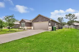 214 Kickapoo Dr, Anahuac, TX 77514 - Photo 3