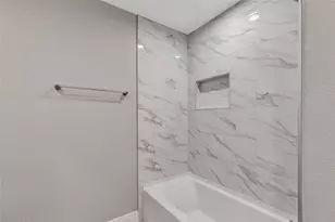 214 Kickapoo Dr, Anahuac, TX 77514 - Photo 19