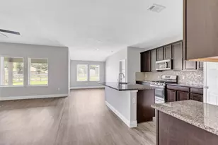 214 Kickapoo Dr, Anahuac, TX 77514 - Photo 9