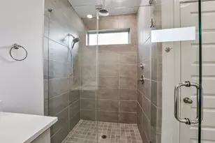 4210 Helmside Ln, Houston, TX 77053 - Photo 21