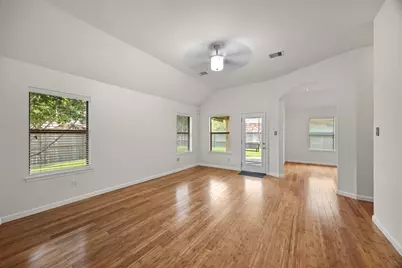 2118 Midnight Lane, Houston, TX 77047 - Photo 11