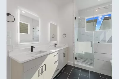 4711 Thornton Villas Lane, Houston, TX 77018 - Photo 21