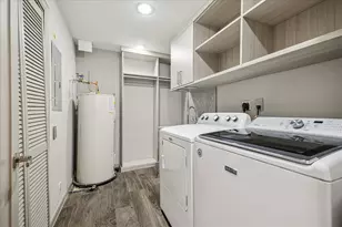 49 Briar Hollow Ln, Houston, TX 77027 - Photo 29