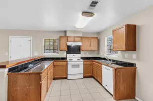 14236 E Ravine Run, Willis, TX 77318 - Photo 13