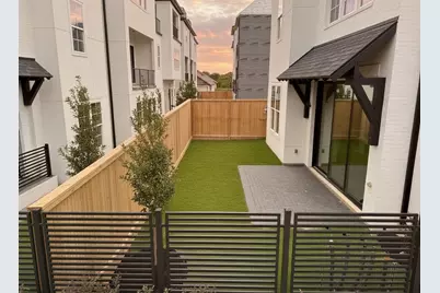 2704 Maxroy Drive, Houston, TX 77007 - Photo 1