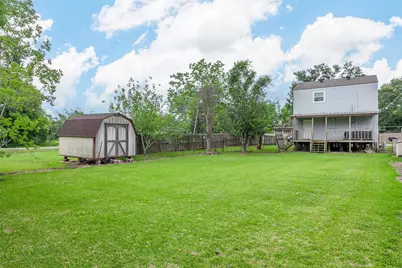 1704 Crockett Street, Orange, TX 77630 - Photo 9