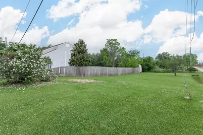 1704 Crockett Street, Orange, TX 77630 - Photo 5
