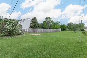 1704 Crockett St, Orange, TX 77630 - Photo 5