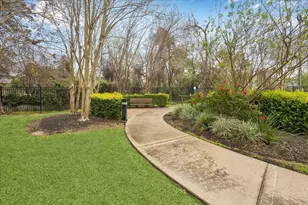 2611 Shady Woods Ln, Houston, TX 77008 - Photo 21