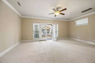 2611 Shady Woods Ln, Houston, TX 77008 - Photo 9