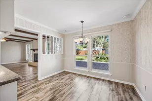 12522 Hazelwood Ln, Houston, TX 77077 - Photo 11