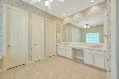 15511 Pinenut Bay Court, Houston, TX 77059 - Photo 29