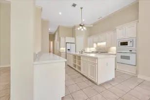 15511 Pinenut Bay Ct, Houston, TX 77059 - Photo 23