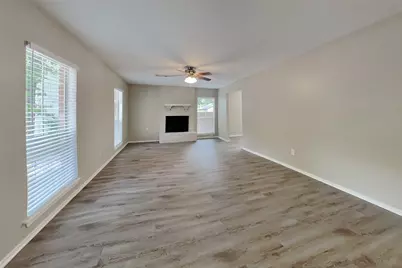 11 Fiddleleaf Court, The Woodlands, TX 77381 - Photo 3