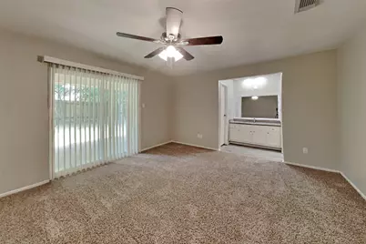 11 Fiddleleaf Court, The Woodlands, TX 77381 - Photo 9