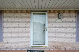 114 Caldwell St, Baytown, TX 77520 - Photo 7