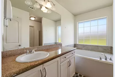 100 Oakwood Court, Huntsville, TX 77320 - Photo 15