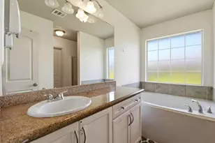 100 Oakwood Ct, Huntsville, TX 77320 - Photo 15