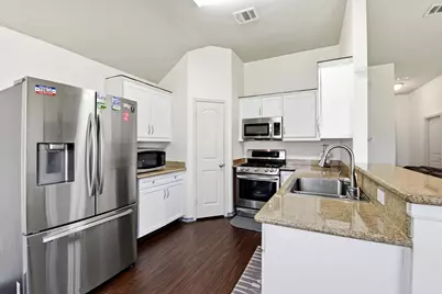 100 Oakwood Court, Huntsville, TX 77320 - Photo 9