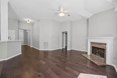 116 N Acacia Park Circle, The Woodlands, TX 77832 - Photo 11