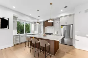 619 Bomar Ave, Houston, TX 77006 - Photo 9