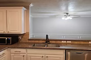 1719 Stacy Crest, Houston, TX 77008 - Photo 9