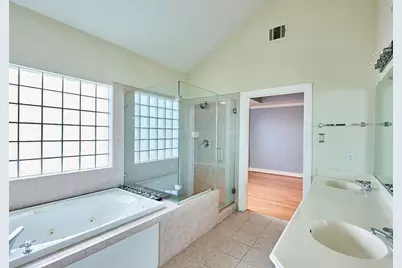 3570 Link Valley Drive, Houston, TX 77025 - Photo 17