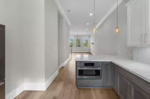 813 Bringhurst St, Houston, TX 77020 - Photo 11
