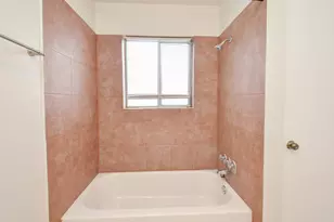 2121 Fountain View Dr, Houston, TX 77057 - Photo 7