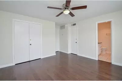 2121 Fountain View Drive #50, Houston, TX 77057 - Photo 5