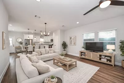 6910 J W Peavy Drive, Houston, TX 77011 - Photo 1