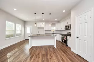 6910 J W Peavy Dr, Houston, TX 77011 - Photo 7