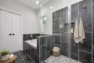 6910 J W Peavy Dr, Houston, TX 77011 - Photo 19
