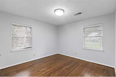 118 E Thornton Road, Houston, TX 77022 - Photo 11