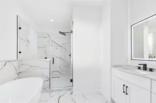 4748 Martin Hill St, Houston, TX 77018 - Photo 5