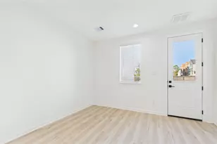 4748 Martin Hill St, Houston, TX 77018 - Photo 7