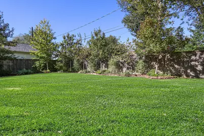 215 Avenue Of Oaks Street, Houston, TX 77009 - Photo 19