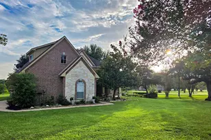 211 Brazos Hill Ln, Sealy, TX 77474 - Photo 5
