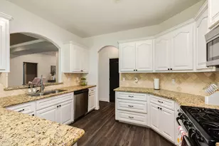 46 Ivy Ct, Jones Creek, TX 77541 - Photo 11